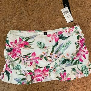 La Blanca mystic palms asymmetric swim skirt size 8, NWT